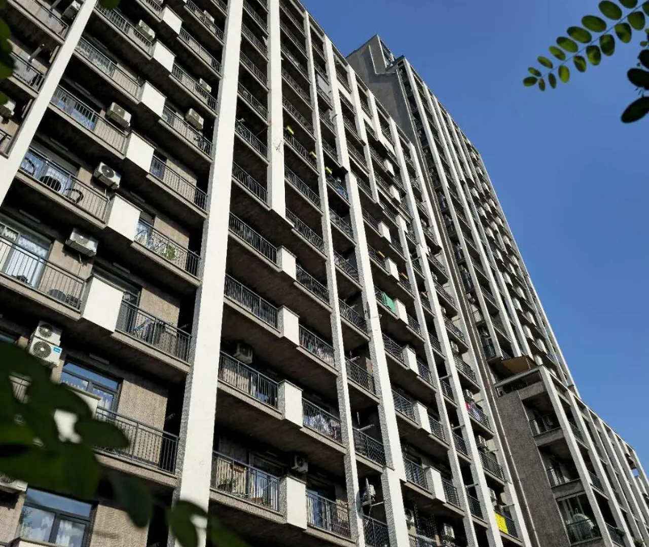 M2 Complex Spacious Apartment 2 On Kazbegi Avenue 25 In City Center Tiflis Gürcistan