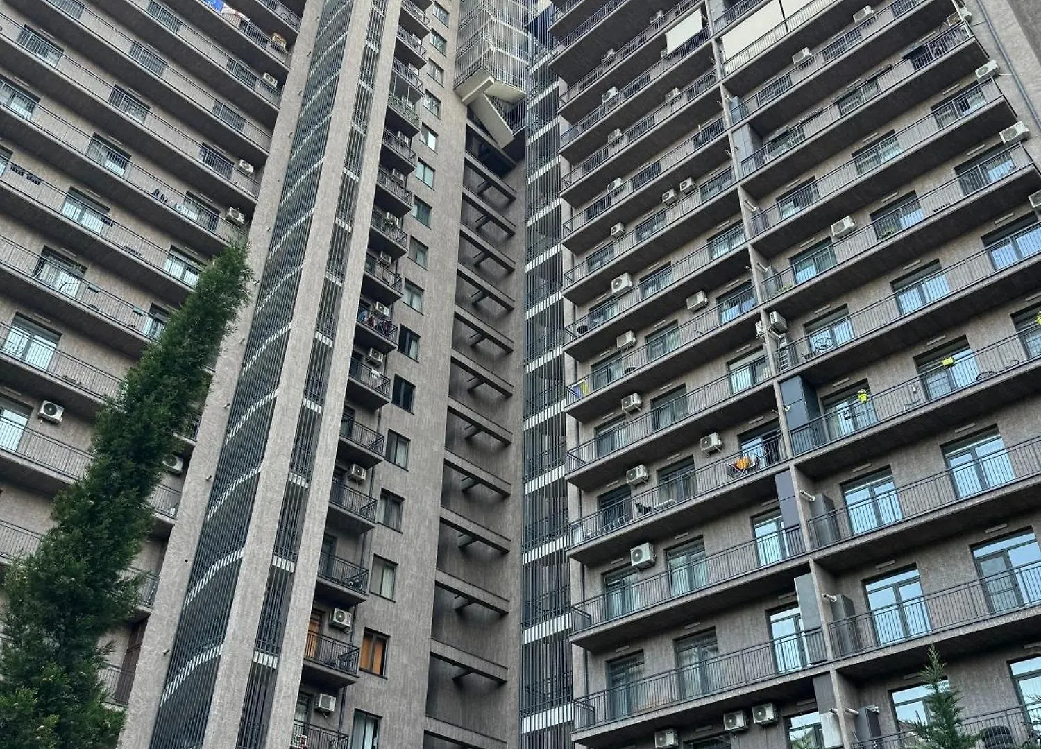 M2 Complex Spacious Apartment 2 On Kazbegi Avenue 25 In City Center Tiflis