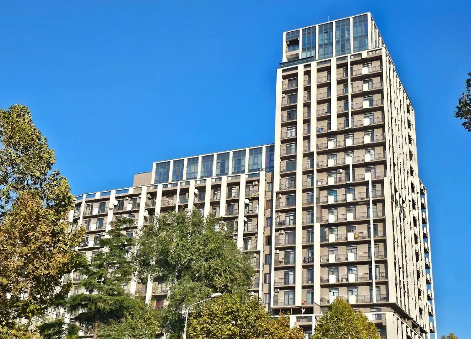 M2 Complex Spacious Apartment 2 On Kazbegi Avenue 25 In City Center Tiflis